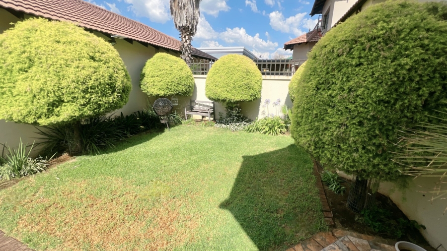 3 Bedroom Property for Sale in Langenhovenpark Free State